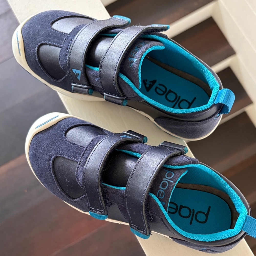 Plae Kids Sneakers in Navy and Teal